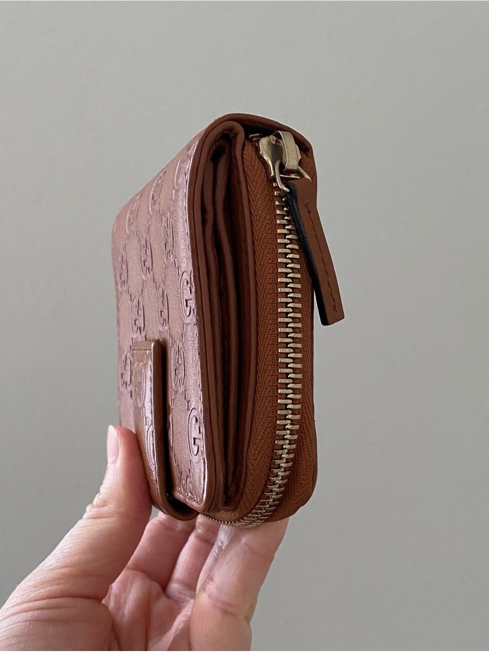 Gucci Guccissima GG monogram Tan Brown Embossed Leather Bi-fold Compact Wallet - Picture 6 of 16